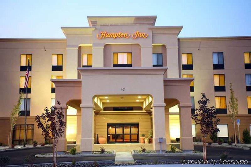 Hampton Inn Pendleton Exterior photo